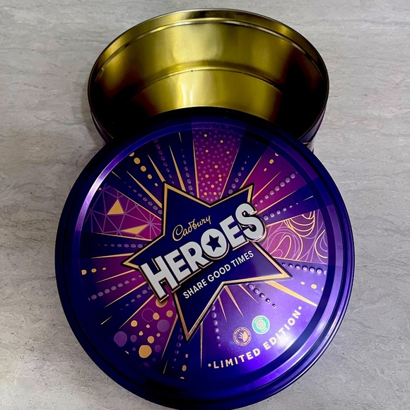 Decorative storage tin from England - Picture 2 of 2